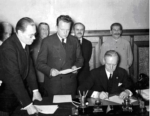 Pactul Ribbentropp-Molotov 6